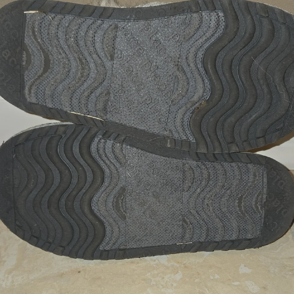 The Children's Place Sparkly Silver Slippers with Plush Trim (12-13)